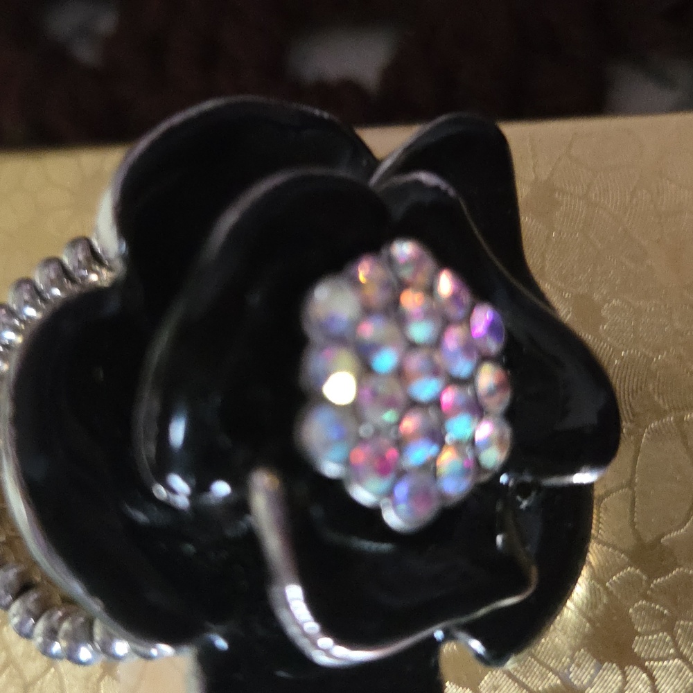 Flower Stretch Ring Crystal Accents